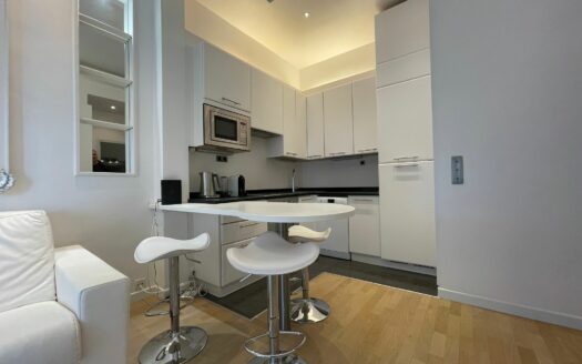 TOUR DU LARVOTTO · 2 CAMERE CON BALCONE