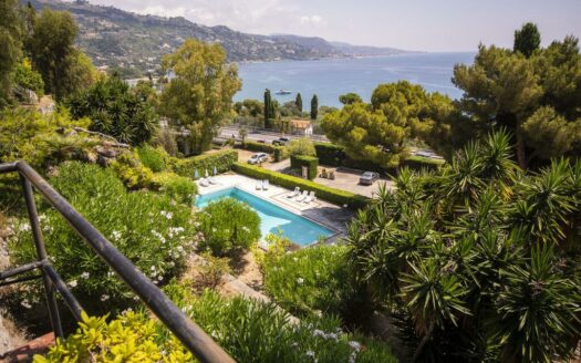 MORTOLA · DUE CAMERE CON VISTA MARE