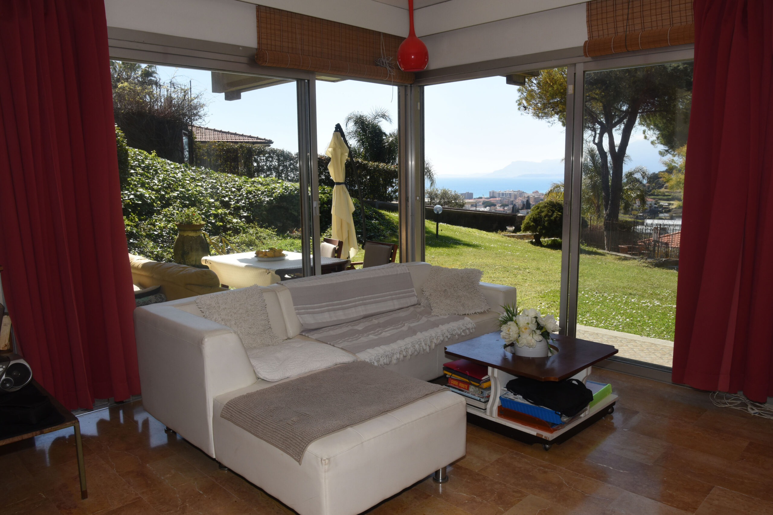 BORDIGHERA – VILLA MOLTO BELLA CON VISTA MARE