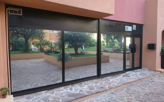 LE TITIEN · UFFICIO CON GRANDE VETRINA